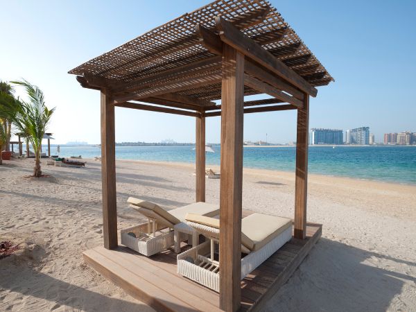 Dubai beach resort 