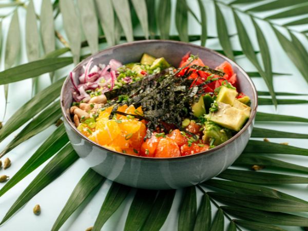 Hawaiian poke bowl 