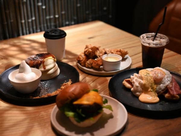 All-inclusive meals and drinks image