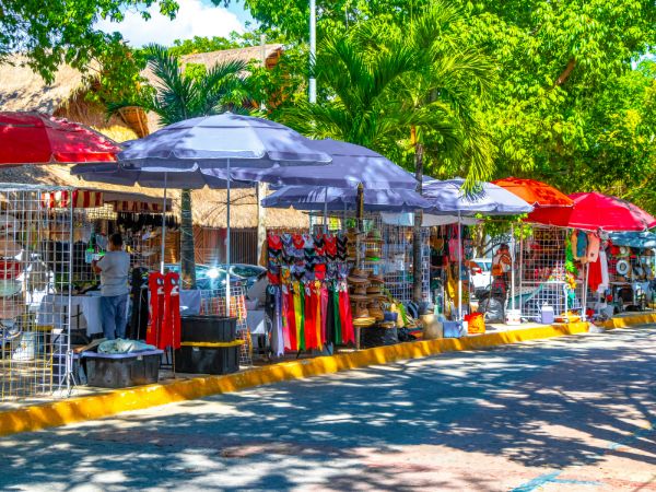 Open air shopping outlets