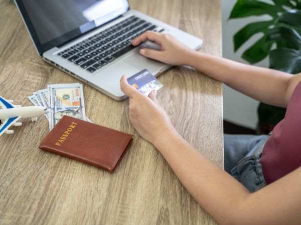 Online booking with travel on points